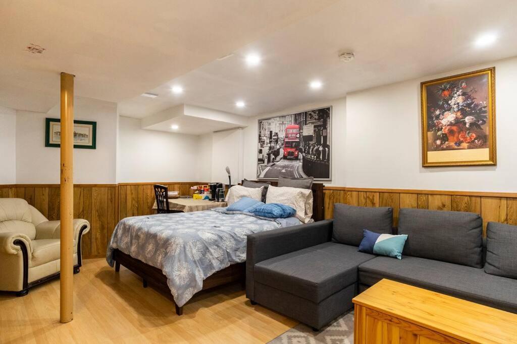 Hotel Big Oasis Studio Near Airport Yyz à Toronto Extérieur photo